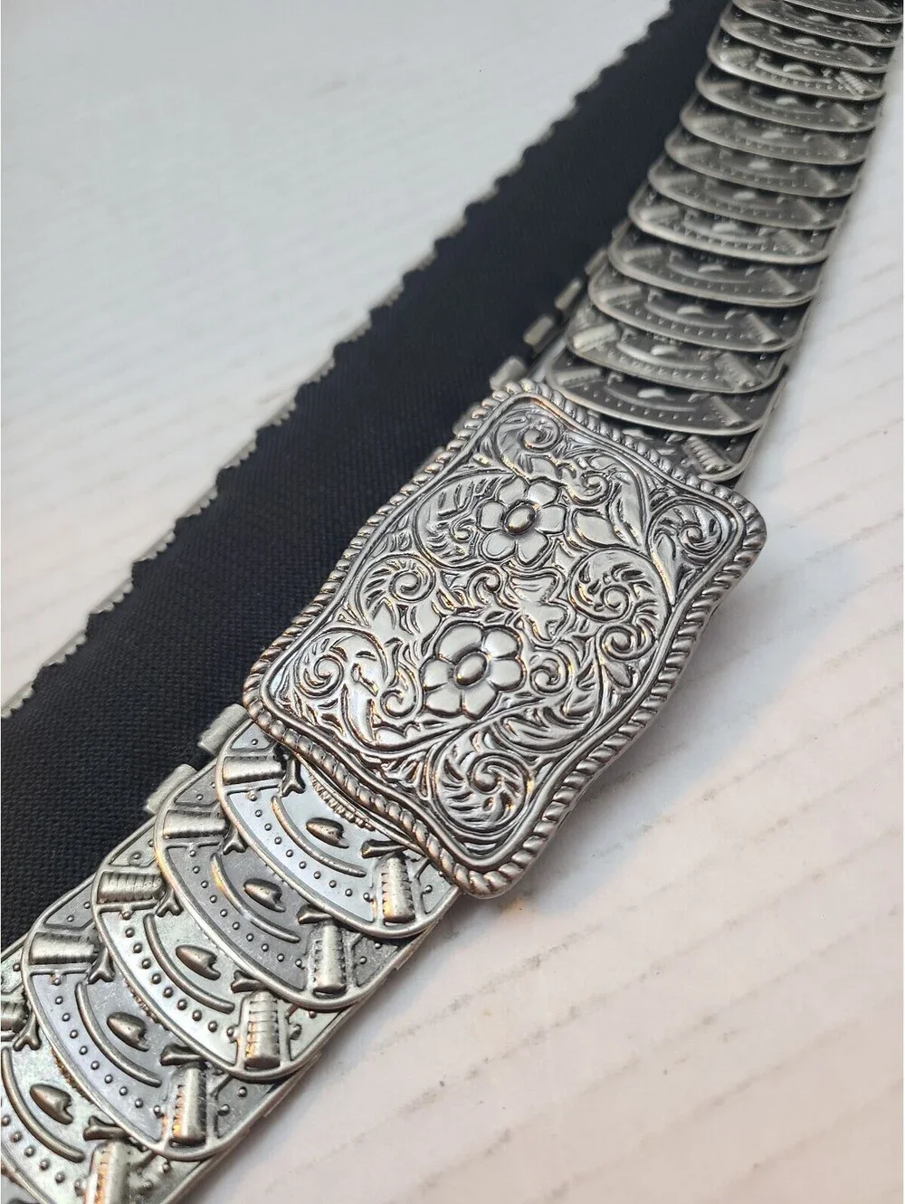 Vintage Silver Toned Metal & Elastic Stretch Belt Floral Embossed w/ Metal Plate